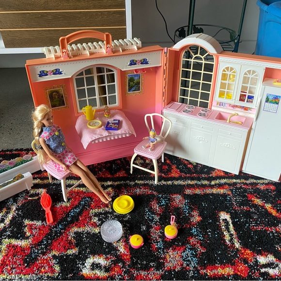Barbie Other - Barbie Mattel 1998 Magic Kitchen Foldup Dollhouse